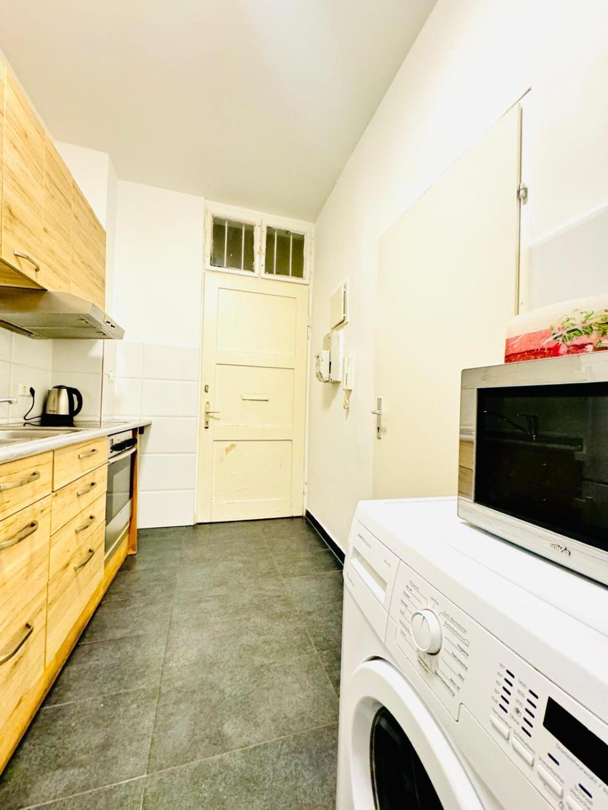 Amusant 1br Apt.- Near Praterstern Apartment